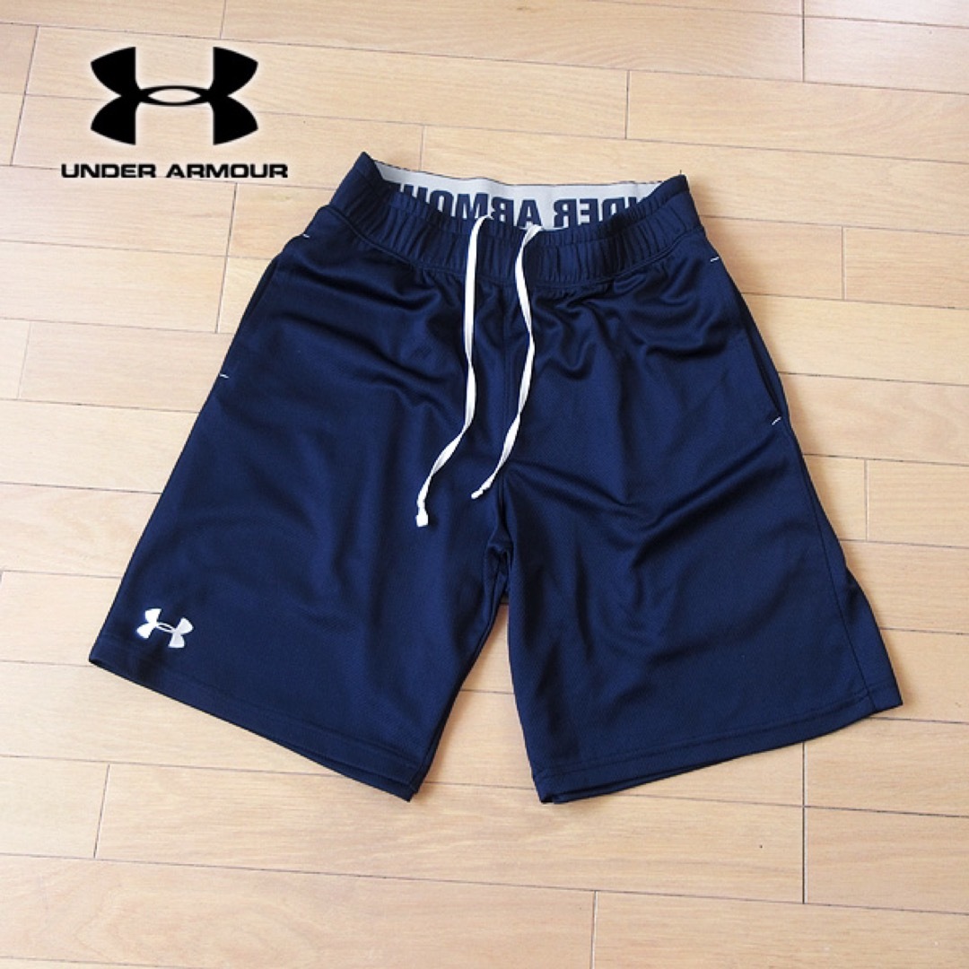 UNDER ARMOUR(アンダーアーマー)の美品 M アンダーアーマー メンズ ハーフパンツ ネイビー メンズのパンツ(ショートパンツ)の商品写真