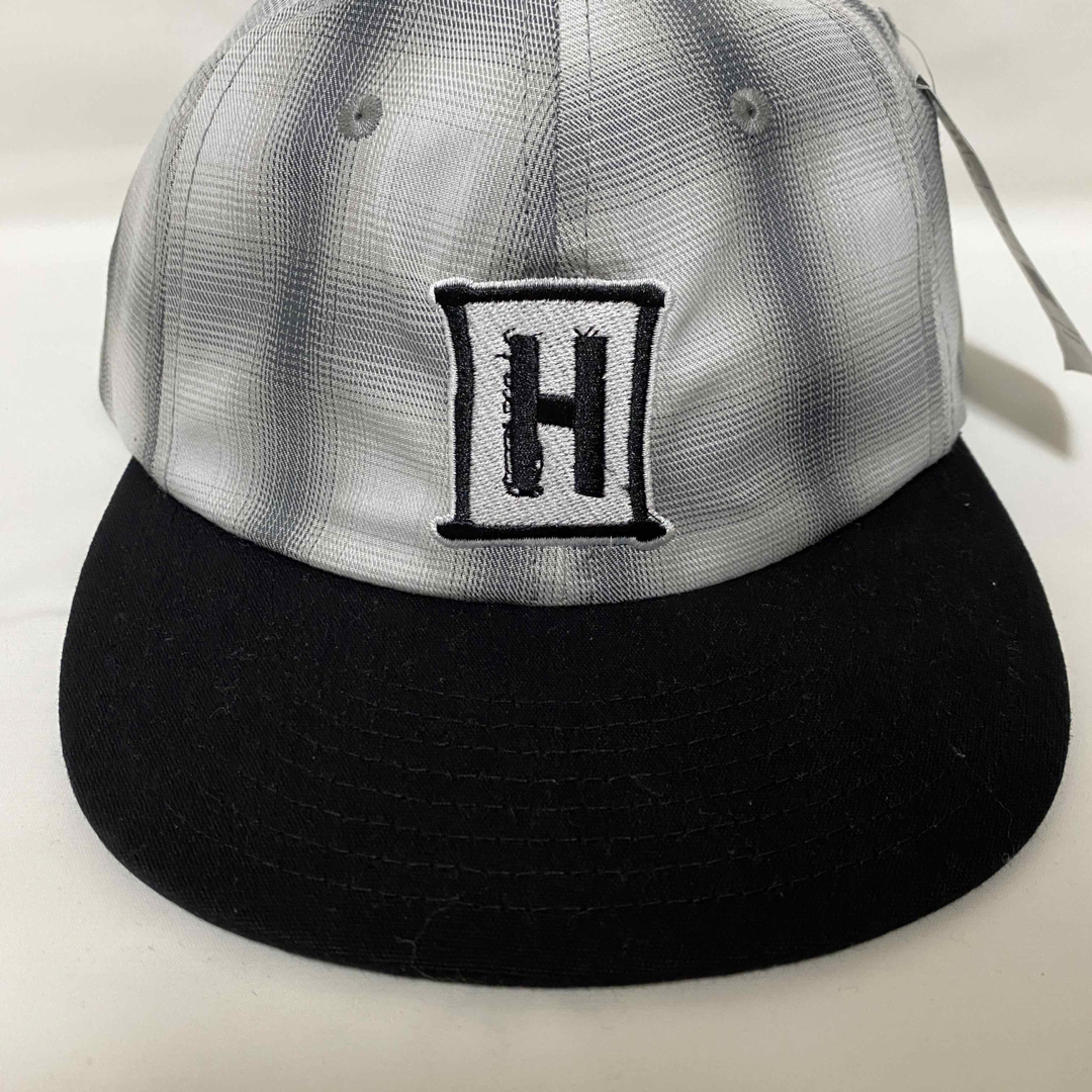 HUF(ハフ)の新品　HUF ハフ　チェック　2トーン　ストラップバック　キャップ メンズの帽子(キャップ)の商品写真
