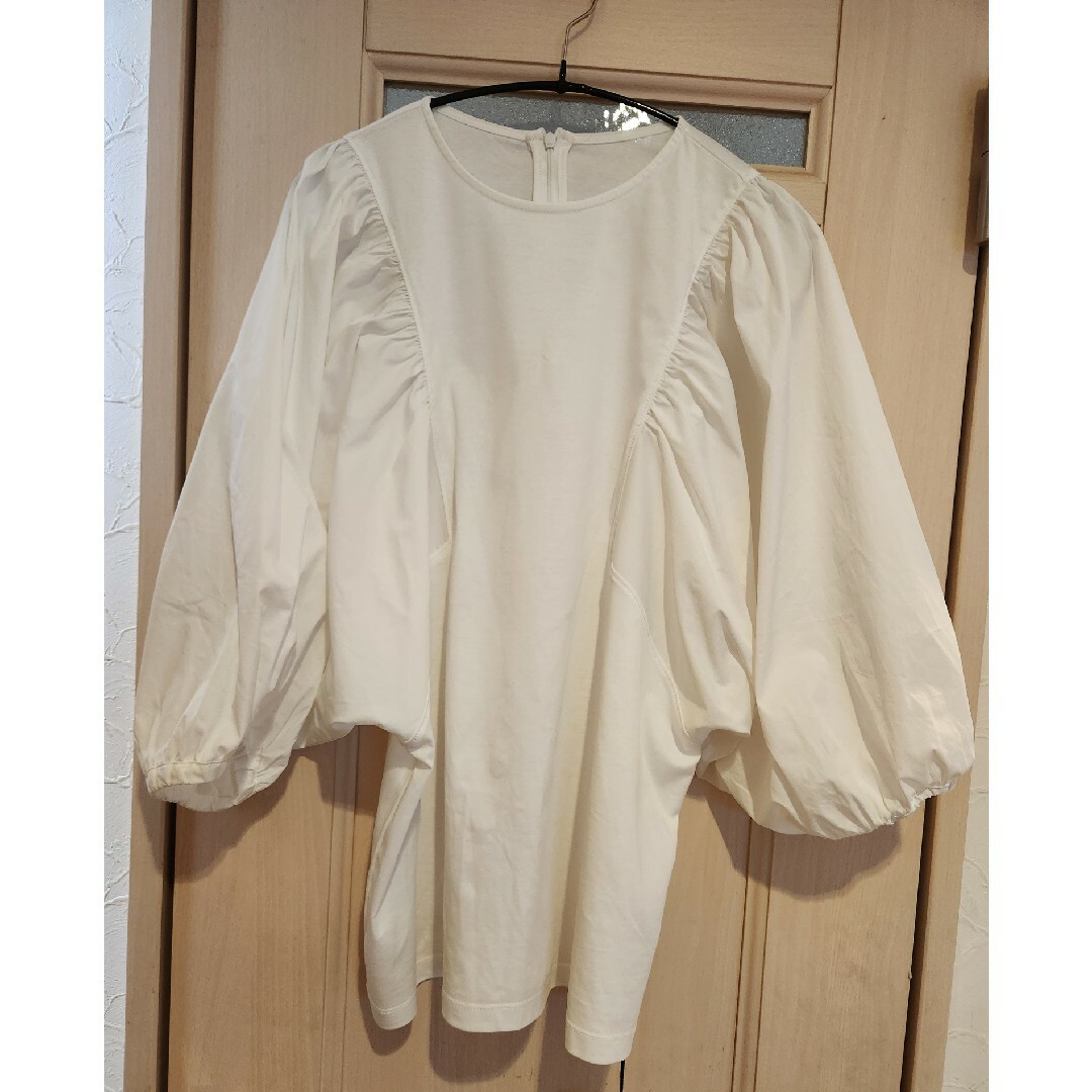meri ミーリー　カットコンビバルーンT レディースのトップス(シャツ/ブラウス(半袖/袖なし))の商品写真