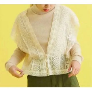 ドットアンドストライプスチャイルドウーマン(Dot&Stripes CHILDWOMAN)の美品　トーションレースパッチワーク深Vネック(シャツ/ブラウス(半袖/袖なし))