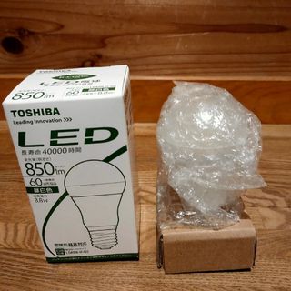 トウシバ(東芝)のTOSHIBA LED電球 口金E26 LDA9N-H-GU(蛍光灯/電球)