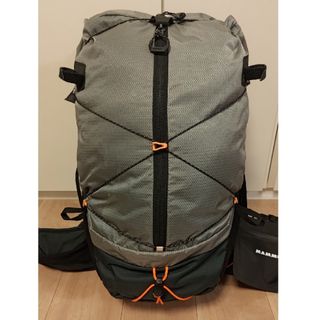 マムート(Mammut)のMAMMUT Ducan Spine 28-35 granit-black(登山用品)