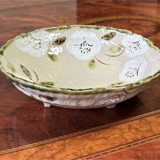 第一陶器　織部椿　大鉢　大皿　盛鉢　足付き　高台　さざんか　土物　菓子鉢