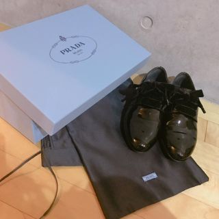 プラダ(PRADA)のPRADA ベロアリボンシューズ(ローファー/革靴)