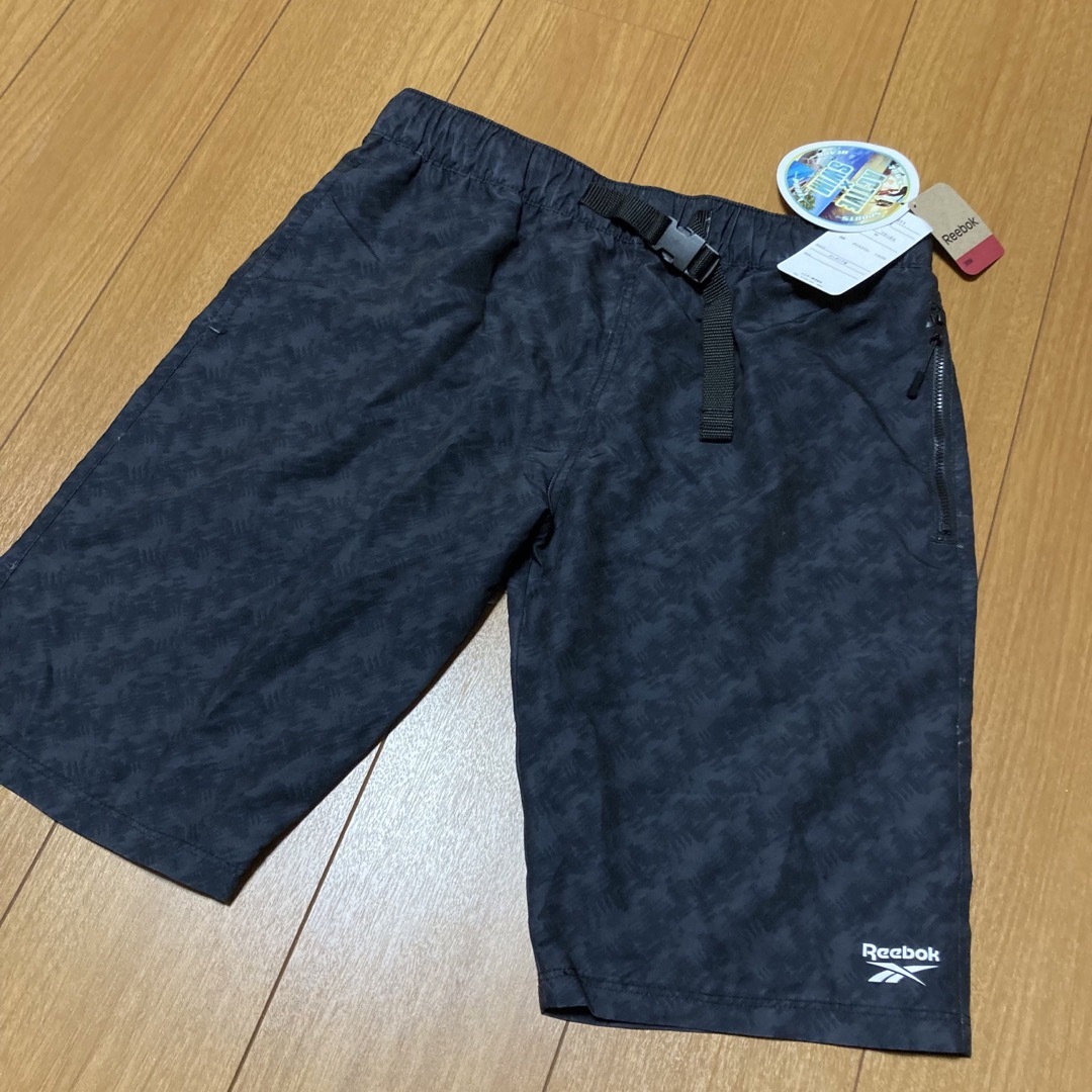 Reebok(リーボック)の値下げ　新品　リーボック／Reebok 水陸両用パンツ　水着　メンズハーフパンツ メンズのパンツ(ショートパンツ)の商品写真