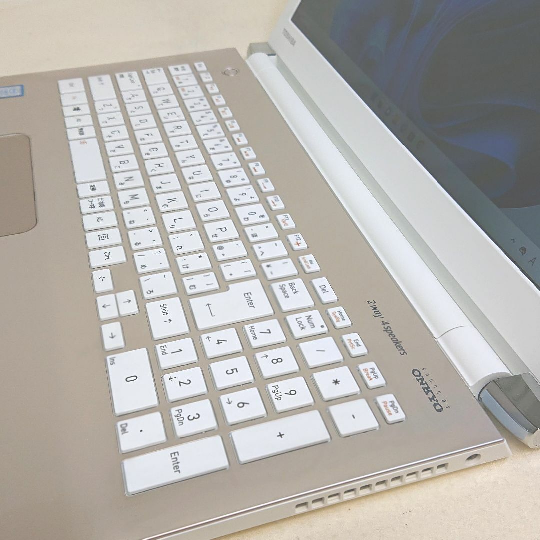 超美品！Dynabook T65/HG第8世代 Core i7[72]