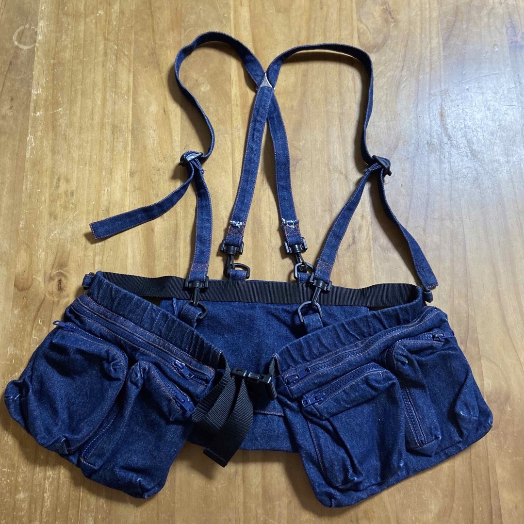 BETTY’S BLUE サスペンダーバッグ　ヒップバッグ 2way