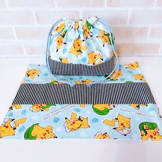 ハンドメイド🍀ピカチュウ🍀お弁当入れ＆ランチョンマット🍀(ランチボックス巾着)