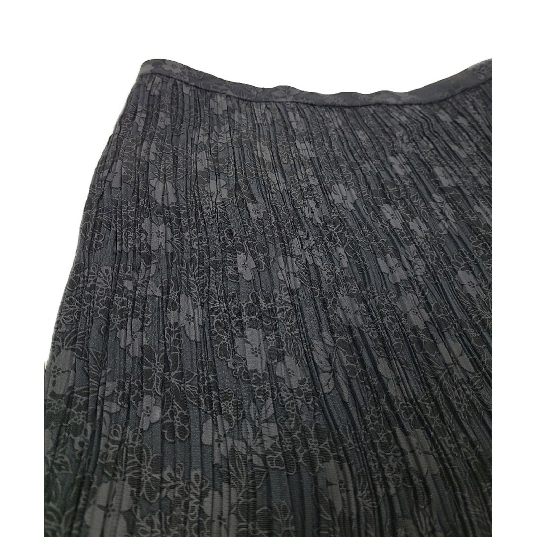 leilian(レリアン)の美品 13+ leilian フレアープリーツスカート レディースのスカート(ひざ丈スカート)の商品写真