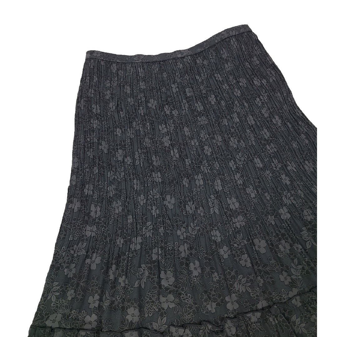 leilian(レリアン)の美品 13+ leilian フレアープリーツスカート レディースのスカート(ひざ丈スカート)の商品写真