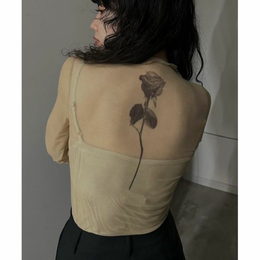 Ameri VINTAGE(アメリヴィンテージ)のAMERI MEDI FLOWER TATTOO SHEER TOP レディースのトップス(Tシャツ(長袖/七分))の商品写真