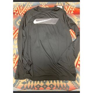 ナイキ(NIKE)のナイキ ジュニア (ボーイズ) グラフィック ロングスリーブ トレーニングトップ(Tシャツ/カットソー)