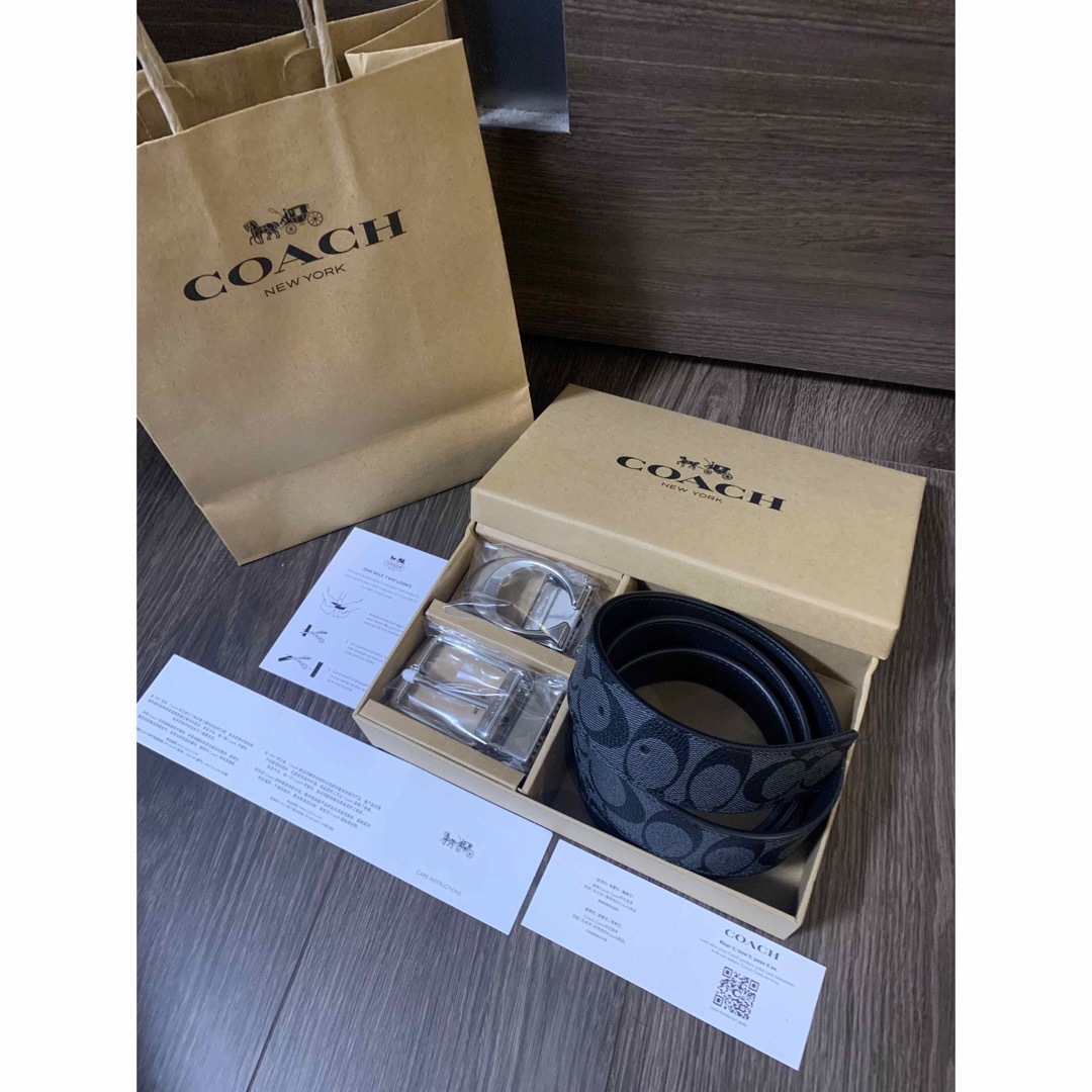 新品未使用　ショッパー付　コーチ　coach ベルト　リバーシブル　プレゼントに