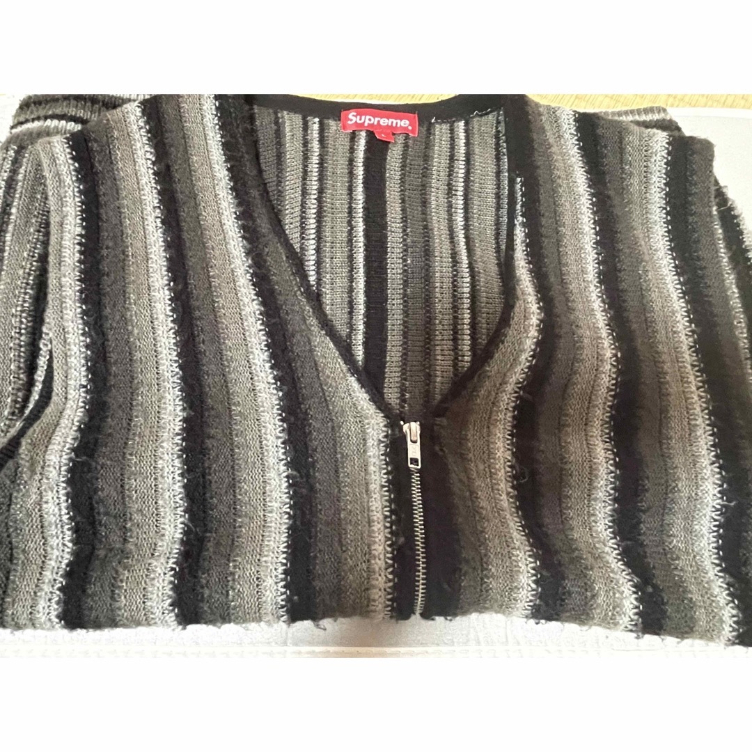 Supreme(シュプリーム)のSupreme Stripe Sweater Vest  メンズのトップス(ベスト)の商品写真