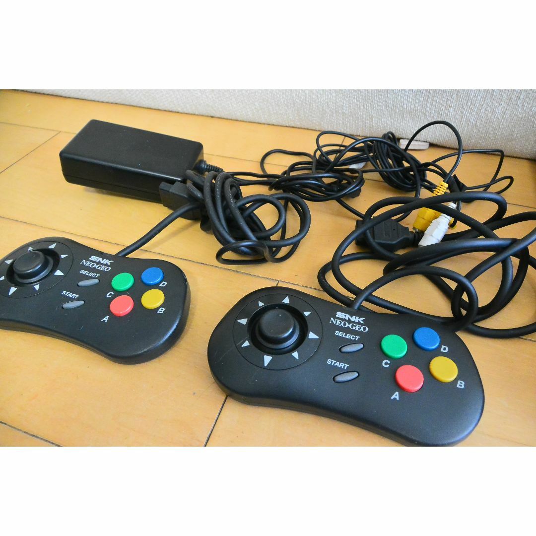 NEOGEO CD☆ネオジオCDゲーム機本体のみ☆動作通電のみ確認済 エンタメ/ホビーのゲームソフト/ゲーム機本体(家庭用ゲーム機本体)の商品写真