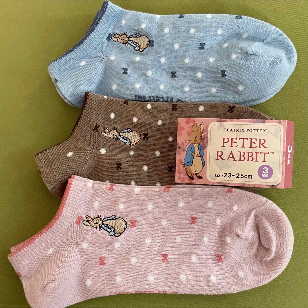 PETER RABBIT（TM）(ピーターラビット)の【ピーターラビット】カラーもワンポイント刺繍も可愛い❣️レディース靴下LS-1 レディースのレッグウェア(ソックス)の商品写真