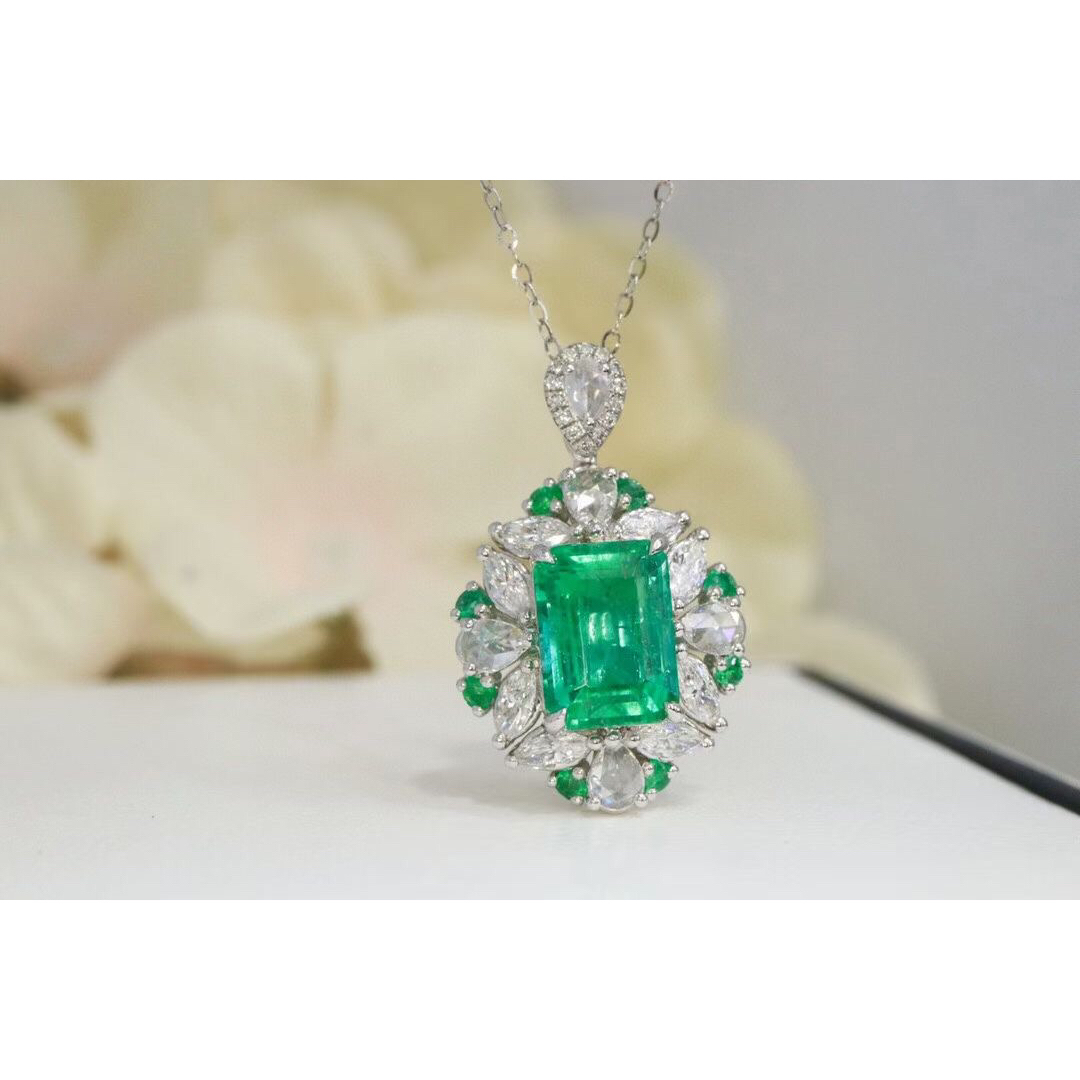 天然 エメラルド  ダイヤ  ペンダントトップ 2.48ct k18 f