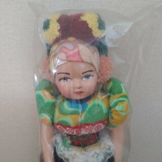 海外土産/ハンドメイド　ビィンテージ　ハンガリー刺繍　人形