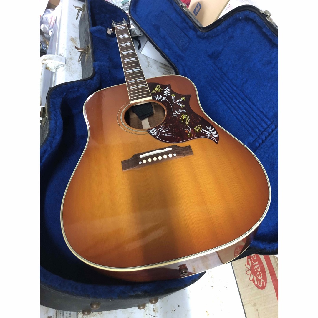 Gibson(ギブソン)のギブソン　humming bird  エレアコ　純正ハードケース付き 楽器のギター(アコースティックギター)の商品写真