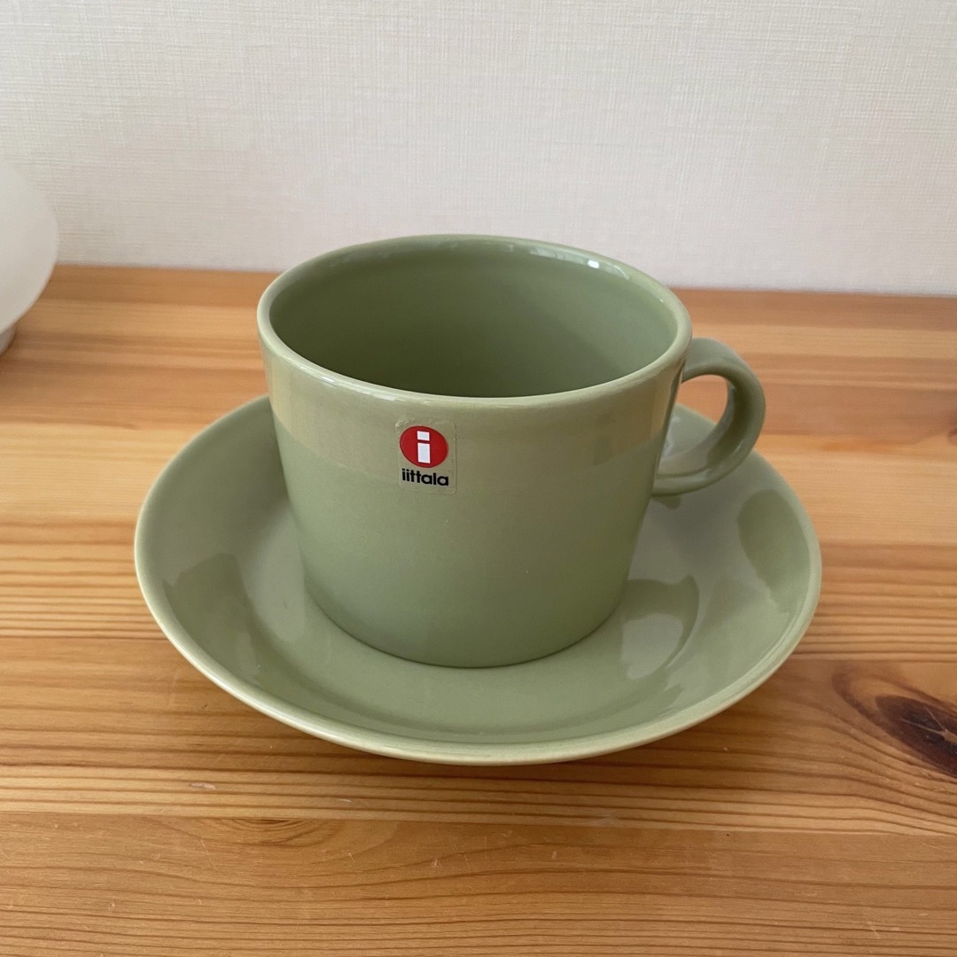 iittala(イッタラ)の廃盤カラー★新品　iittalaティーマ カップ&ソーサー　オリーブグリーン インテリア/住まい/日用品のキッチン/食器(食器)の商品写真