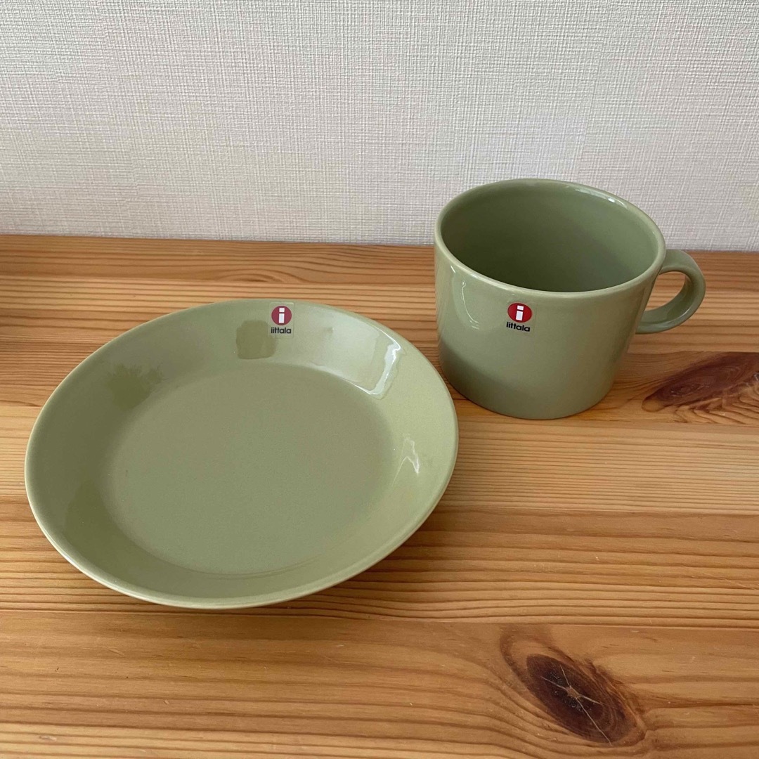 iittala(イッタラ)の廃盤カラー★新品　iittalaティーマ カップ&ソーサー　オリーブグリーン インテリア/住まい/日用品のキッチン/食器(食器)の商品写真