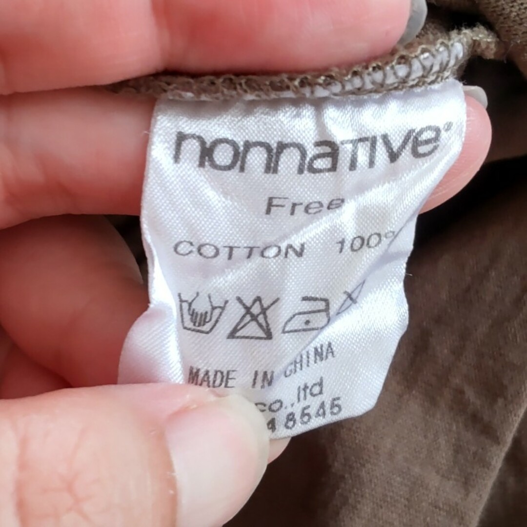 nonnative(ノンネイティブ)の半袖　Ｔシャツ　メンズ　カーキ色　nonnative メンズのトップス(Tシャツ/カットソー(半袖/袖なし))の商品写真