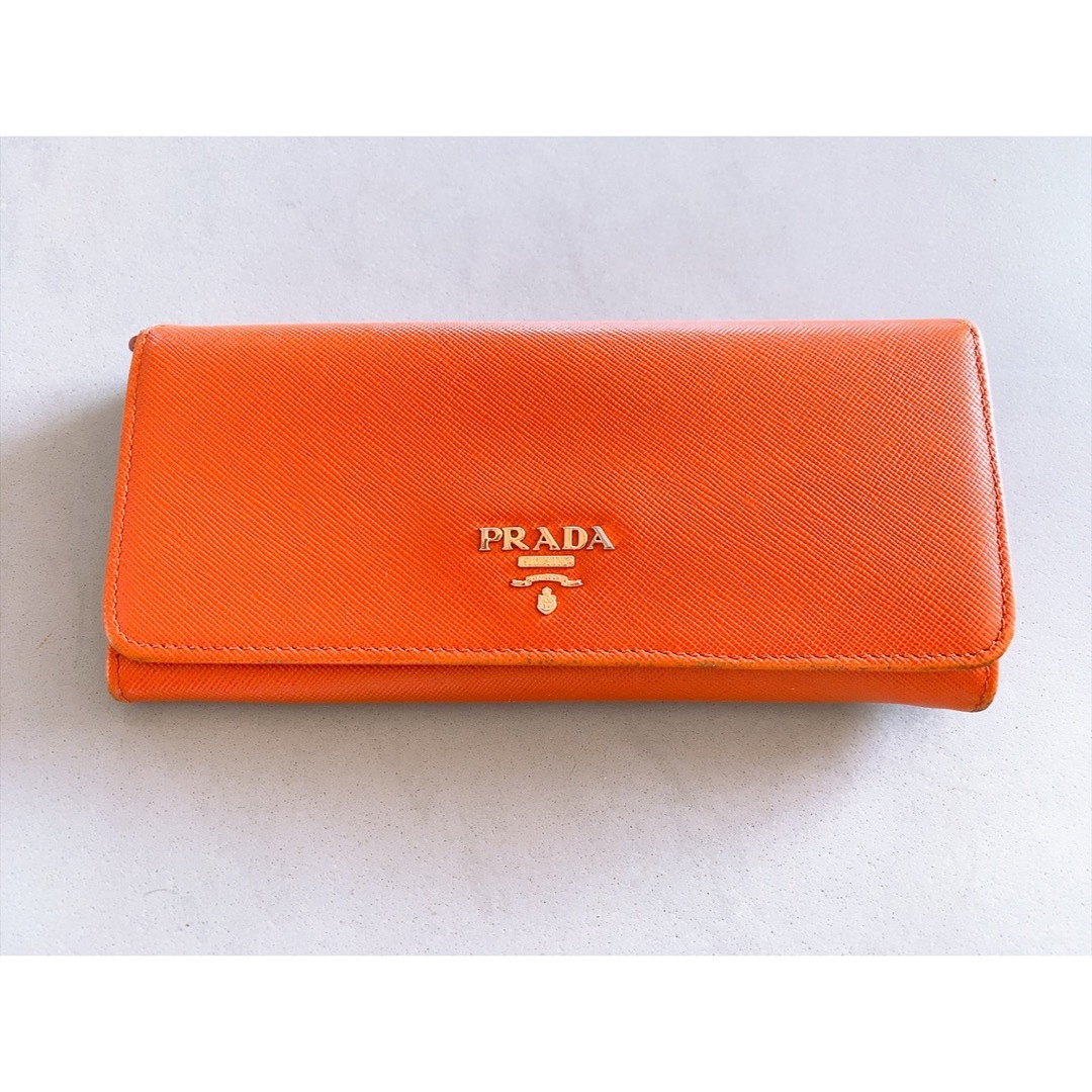 レディースPRADA 長財布　オレンジ