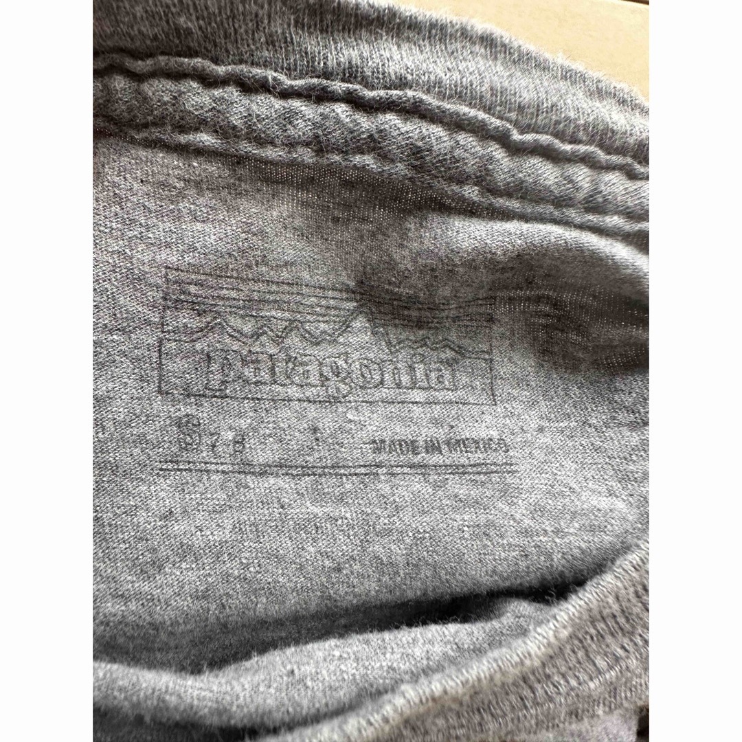 patagonia(パタゴニア)のパタゴニア　半袖シャツ　キッズS キッズ/ベビー/マタニティのキッズ服男の子用(90cm~)(Tシャツ/カットソー)の商品写真