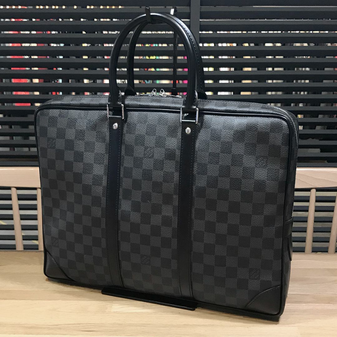 LOUIS VUITTON - 超美品 ルイヴィトン ダミエグラフィット ポルト ...