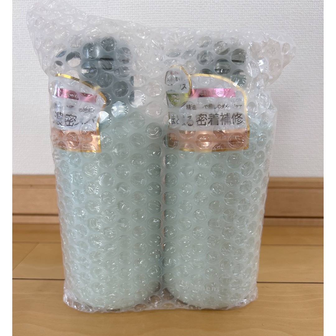 新品 クレージュ CLAYGE シャンプー＆トリートメント 各500ml セット コスメ/美容のヘアケア/スタイリング(シャンプー/コンディショナーセット)の商品写真