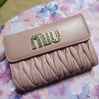 ミュウミュウ 折り財布(メンズ)の通販 80点 | miumiuのメンズを買う