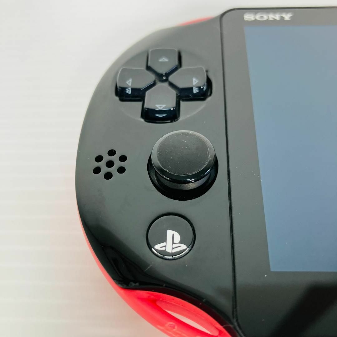 PlayStation Vita(プレイステーションヴィータ)の【完品】PSVITA ピンク/ブラック PCH-2000 ZA15 箱、本体一式 エンタメ/ホビーのゲームソフト/ゲーム機本体(携帯用ゲーム機本体)の商品写真