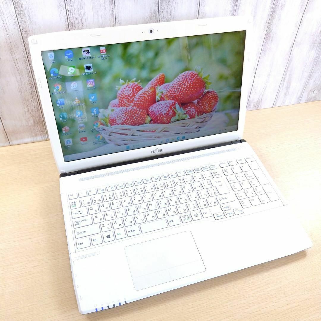230✨Win11✨SSD256GBメモリ8G✨Office付きノートパソコン