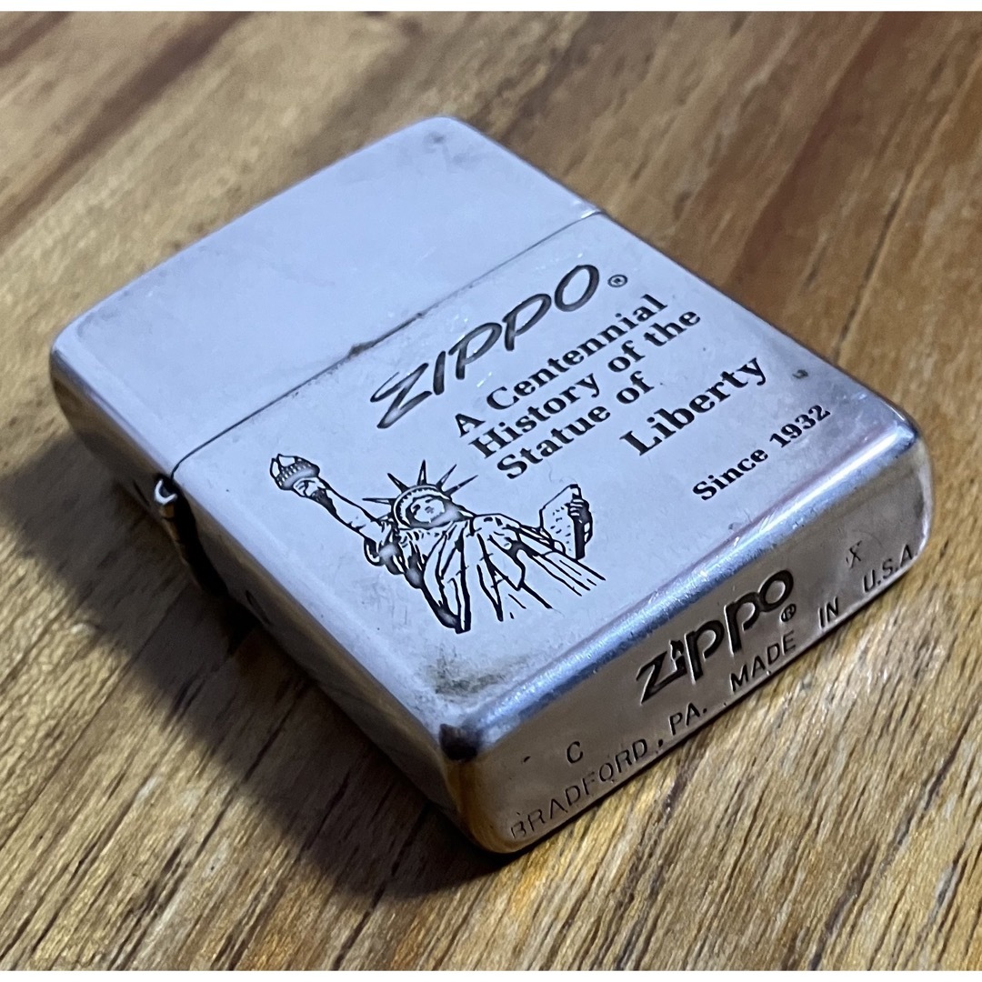 ZIPPO(ジッポー)のvintage ZIPPO ヴィンテージ　ジッポ シルバー　× 　自由の女神　 インテリア/住まい/日用品のインテリア小物(その他)の商品写真