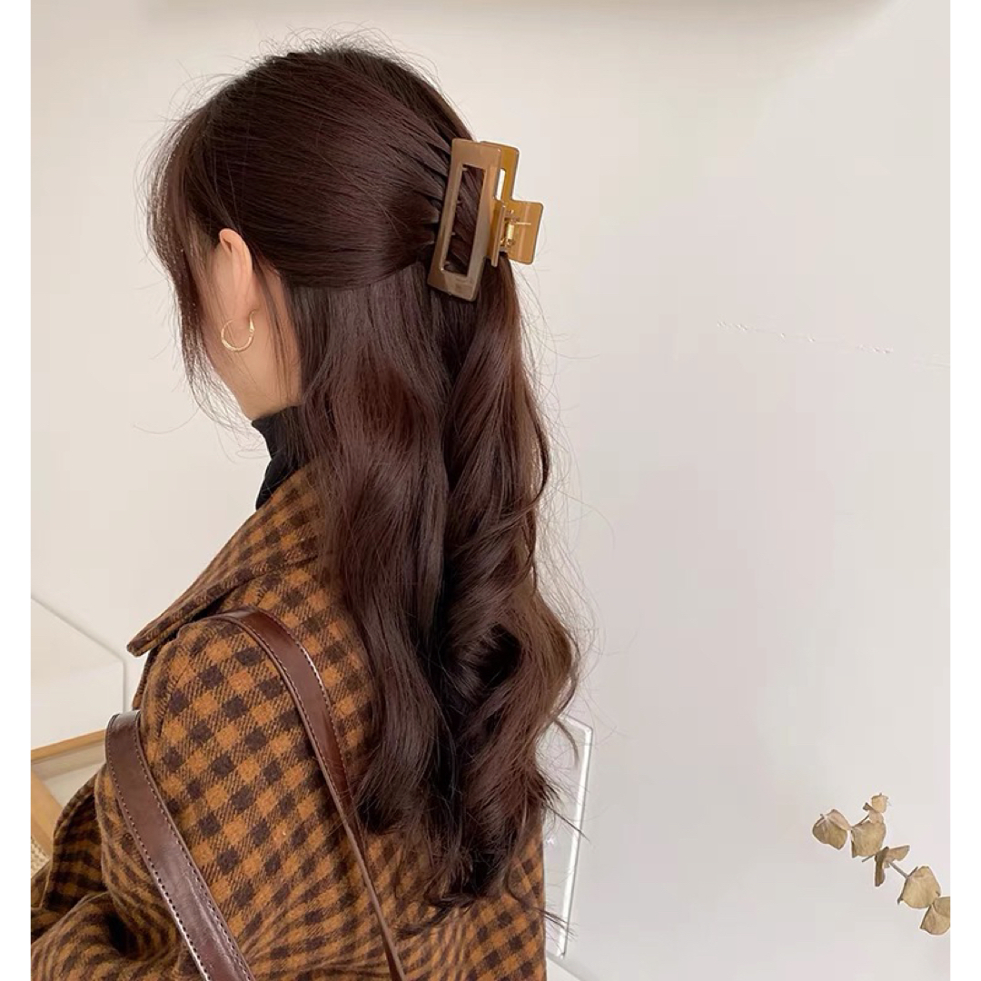 韓国　定番スクエア型　ヘアクリップ　クリアブラウン　バレッタ ♡♡ 8cm ♡♡ レディースのヘアアクセサリー(バレッタ/ヘアクリップ)の商品写真