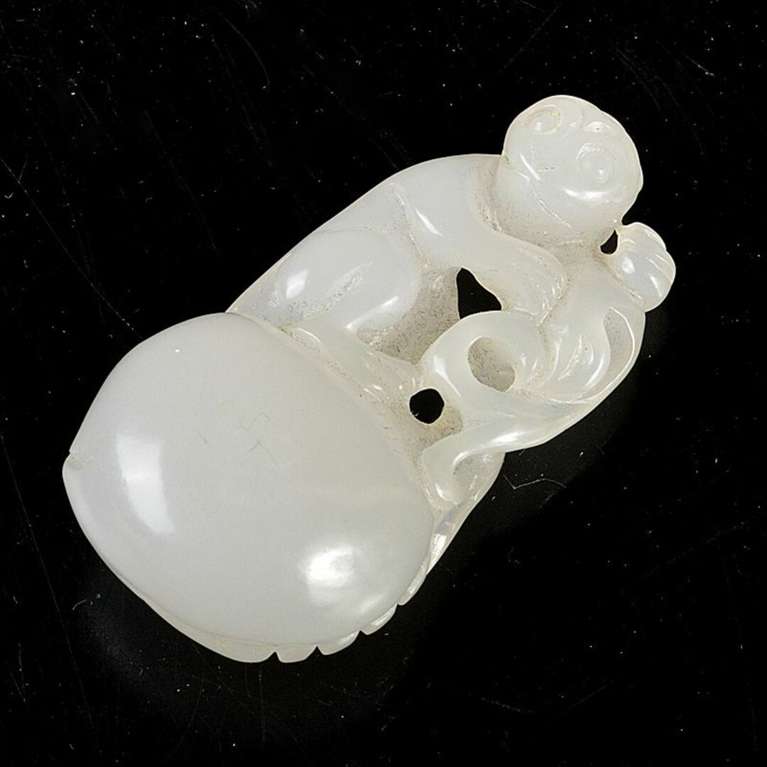 中国　玉石白玉彫刻　猿鳥彫　根付　置物　V R6008Eエンタメ/ホビー