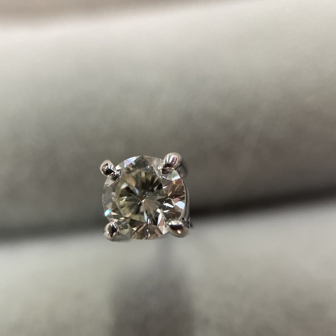 ダイヤモンドピアス 一粒 0.308ct 鑑定付-