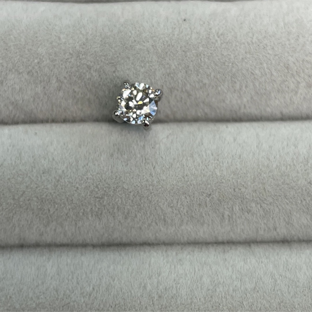 ダイヤモンドピアス　一粒　0.308ct 鑑定付 レディースのアクセサリー(ピアス)の商品写真