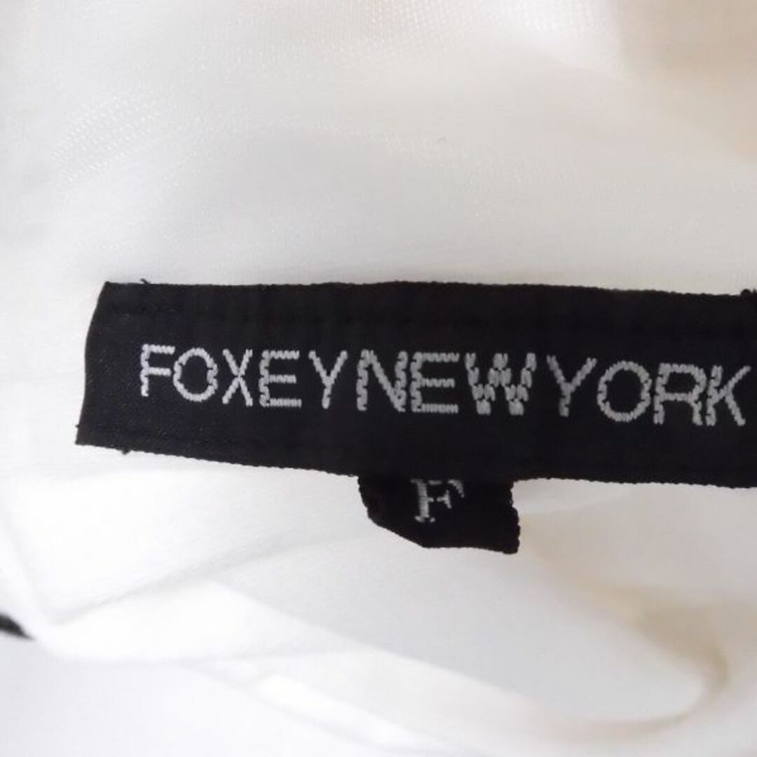 FOXEY(フォクシー)の美品 FOXEY NEW YORK フォクシー ワッフルタックスカート 1点 ホワイト 38(S) 綿、ポリエステル コットン、ひざ丈 レディース AN129A11  レディースのスカート(ミニスカート)の商品写真