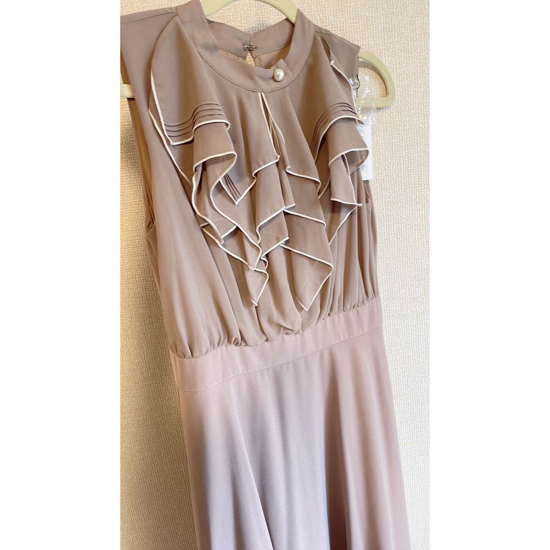 88バストModern Classic Sleeveless Dress