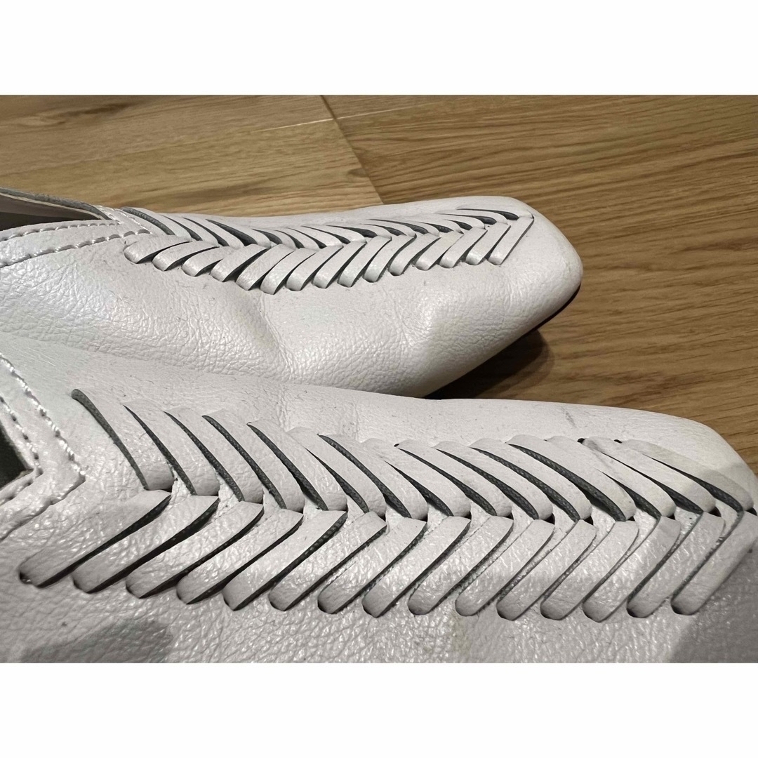 JEANASIS(ジーナシス)のジーナシス　パンプス　レザー　ホワイト　白　L レディースの靴/シューズ(ハイヒール/パンプス)の商品写真