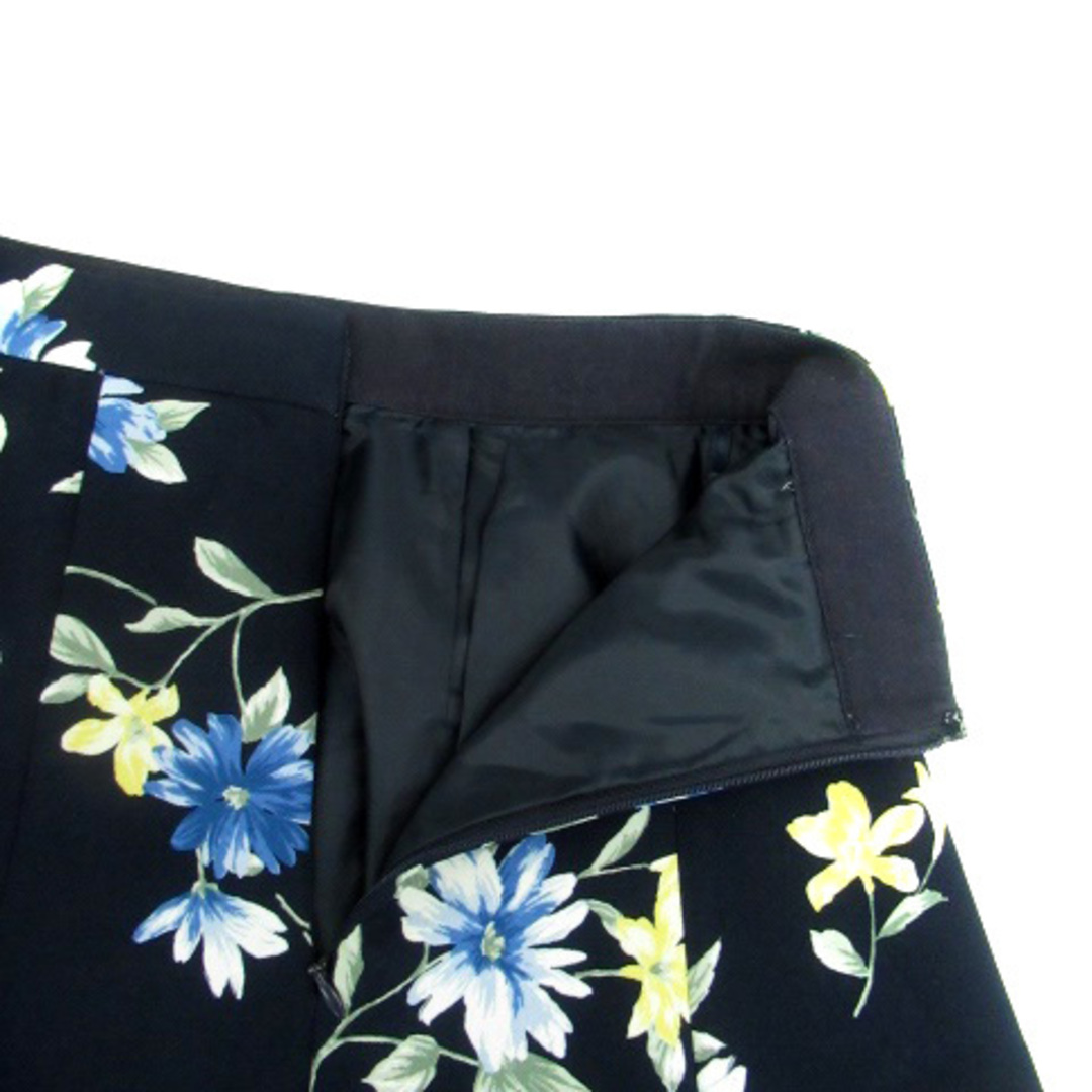 Rirandture(リランドチュール)のリランドチュール フレアスカート ひざ丈 花柄 1 マルチカラー 紺 レディースのスカート(ひざ丈スカート)の商品写真