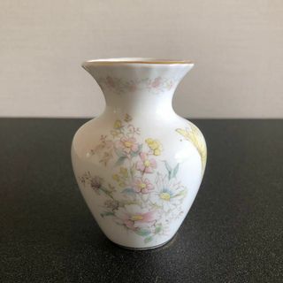 ロイヤルアルバート(ROYAL ALBERT)のロイヤルアルバート 花瓶 一輪挿し バタフライデイズ レア イギリスで購入(花瓶)