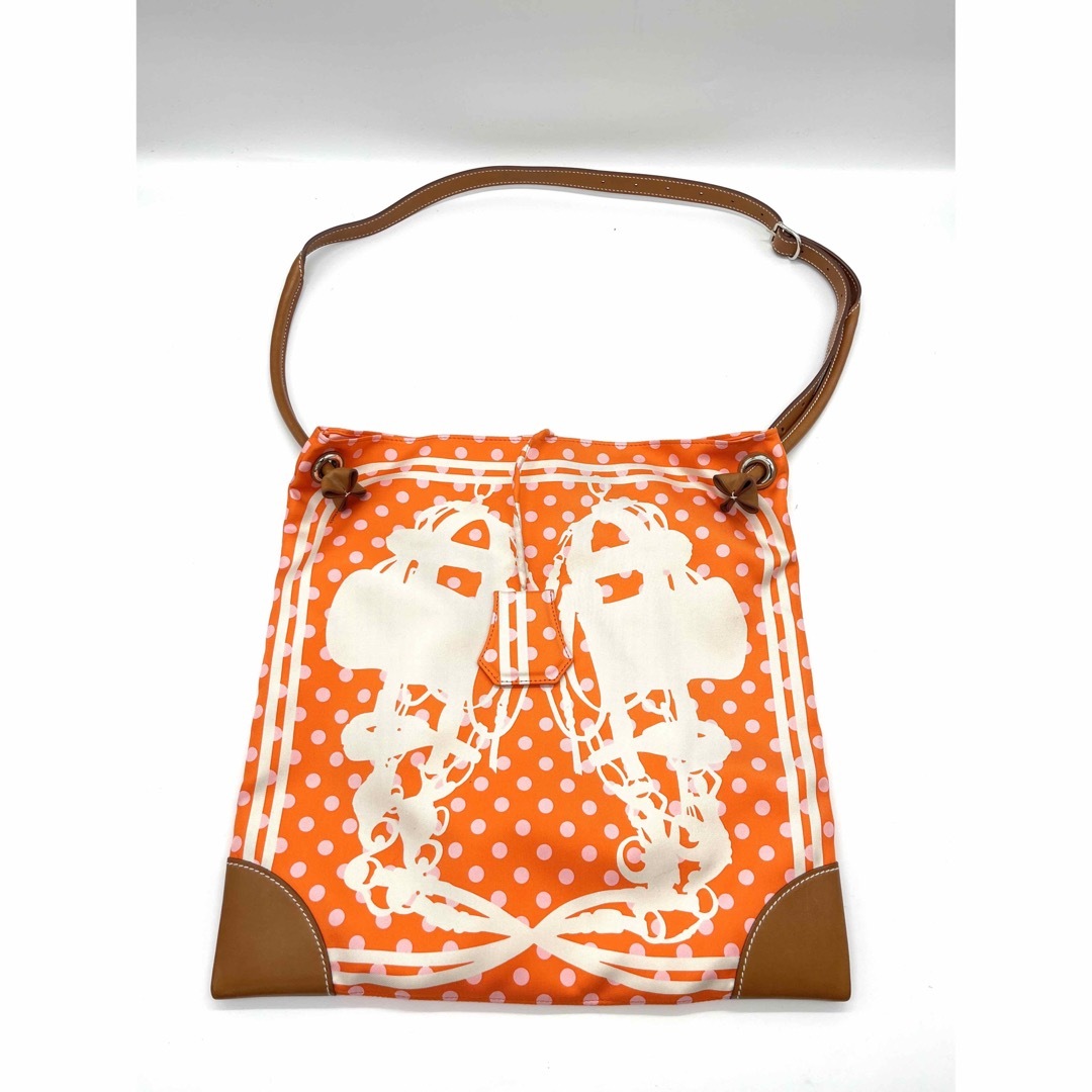 Hermes(エルメス)のエルメス　シルキーシティ　PM　ショルダーバッグ　C刻印　オレンジ　正規品 レディースのバッグ(ショルダーバッグ)の商品写真