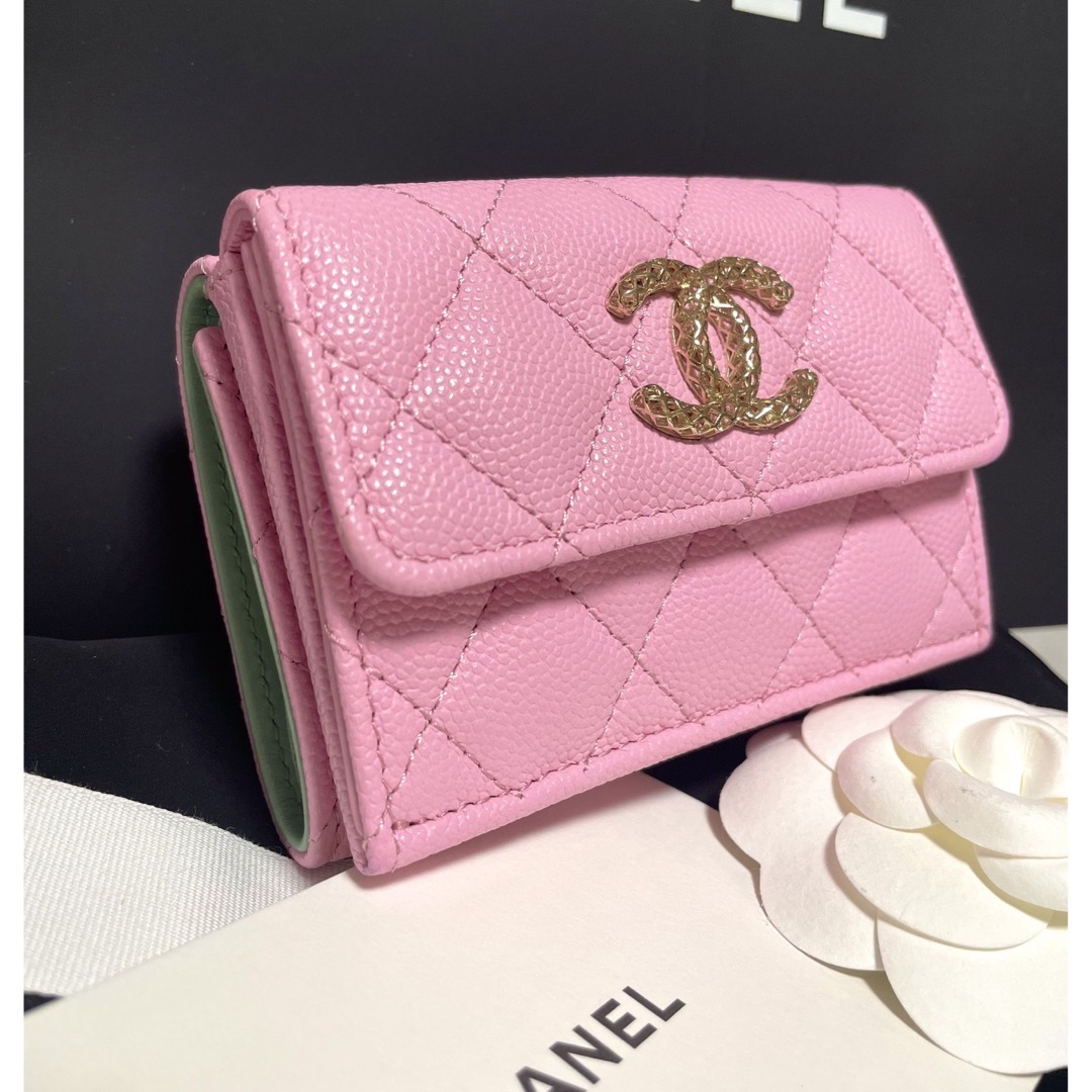 【T⭐︎mama様専用】CHANEL 2023新作✨新品同様✨　三つ折り財布