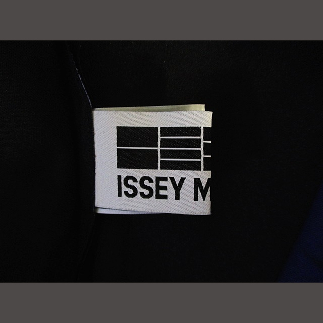 ISSEY MIYAKE(イッセイミヤケ)のイッセイミヤケ 132 5. 折り紙プリーツ フレア ワンピース 変形 膝丈 3 レディースのワンピース(ひざ丈ワンピース)の商品写真