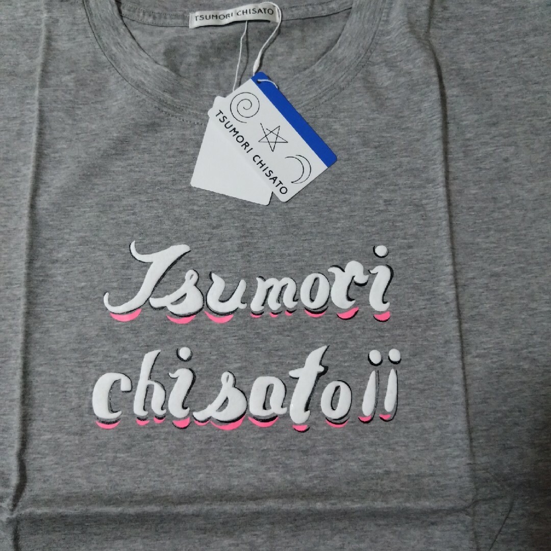 TSUMORI CHISATO(ツモリチサト)のツモリチサト　ロゴTシャツ　新品 レディースのトップス(Tシャツ(半袖/袖なし))の商品写真