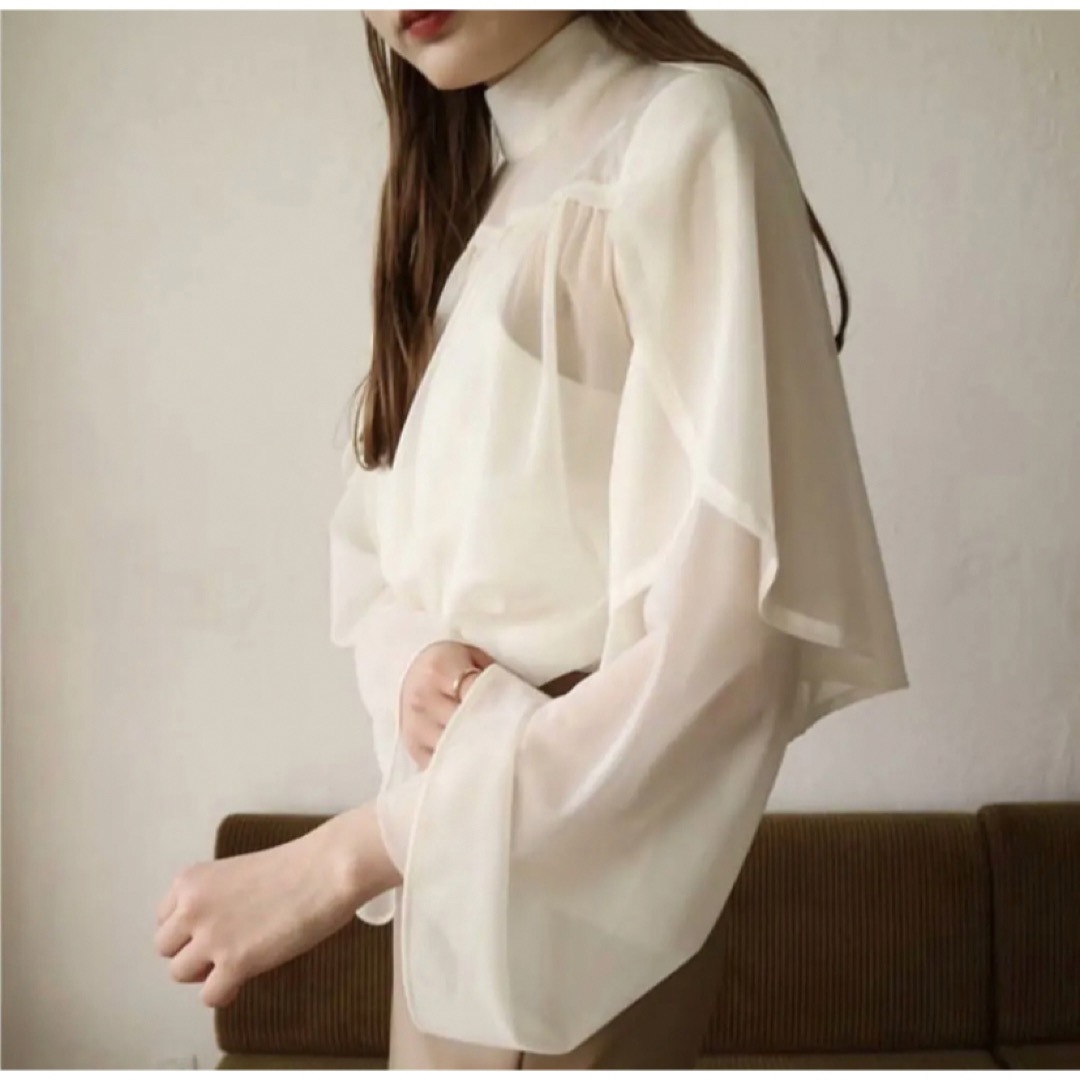 acka sheer flare blouse whiteの通販 by ❤︎｜ラクマ