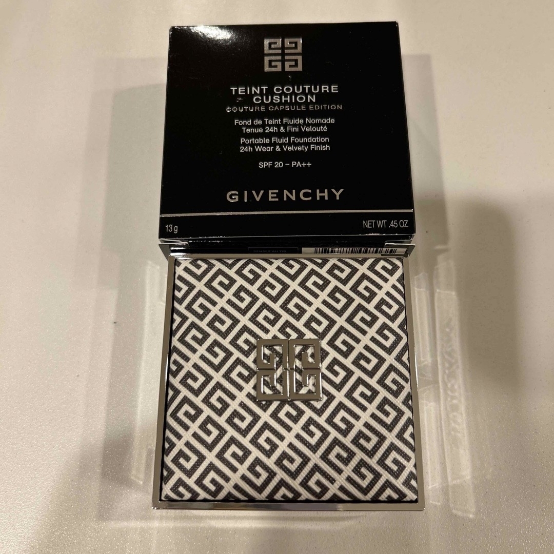 GIVENCHY(ジバンシィ)のジバンシィ　タン・クチュール・クッション(ファンデーション) コスメ/美容のベースメイク/化粧品(ファンデーション)の商品写真