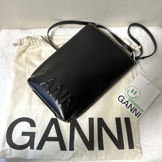 Ganni ガニー　BANNER CROSSBODY BAG  バッグ黒　新品(ショルダーバッグ)